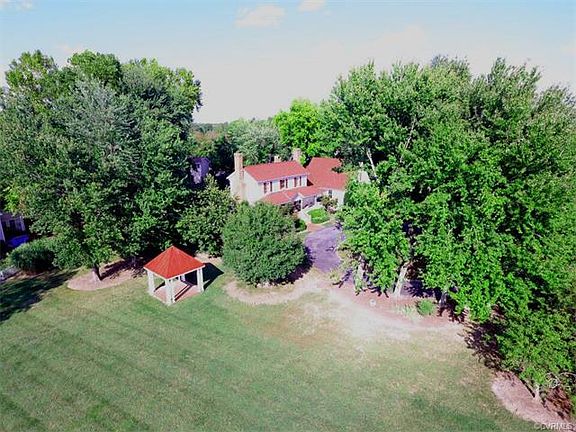 2nd image of 8961 Kings Charter Dr