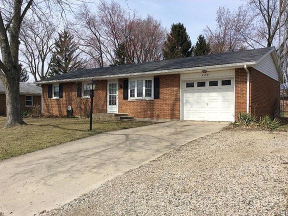 5th image of 484 W Lincoln Dr