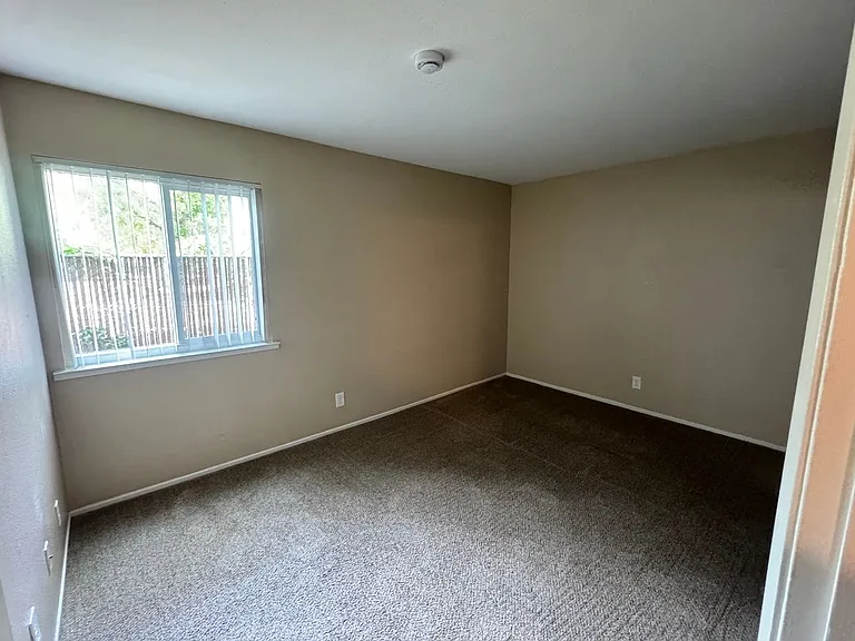 Acacia Apartments — Photo 43