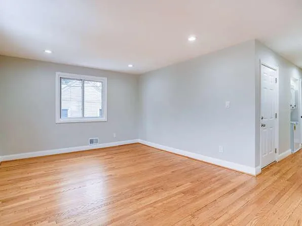 316 S Wayne St, Arlington, VA 22204