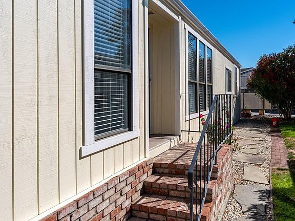 2nd image of 204 Nicole Way