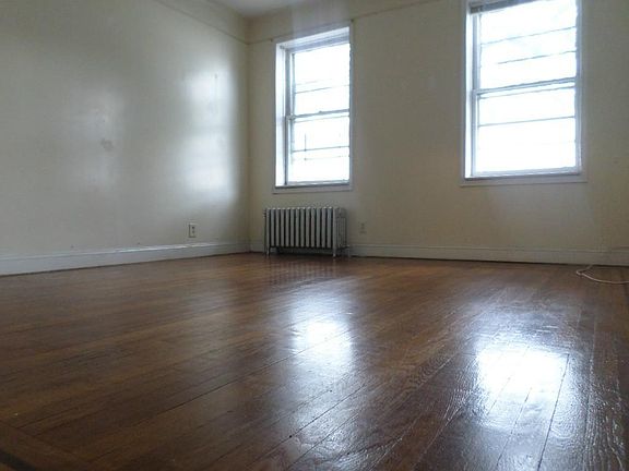 3rd image of 7115 65th St APT 6A