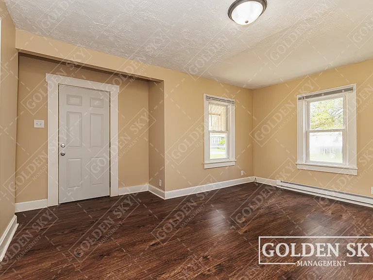1210 S Burlington Dr — Photo 3