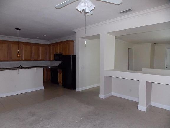 4th image of 1302 Hometown Dr