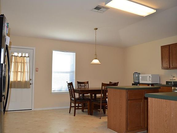 5th image of 115 San Jacinto Dr