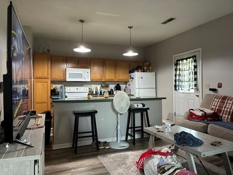 104 E Walworth Ave — Photo 7