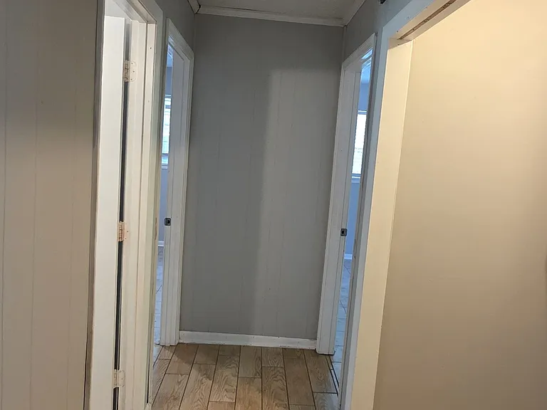 1015 Sloan St — Photo 5