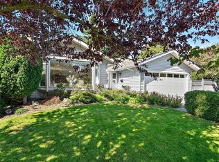 3998 Cedar Hill Rd, Saanich, BC V8N 3C1