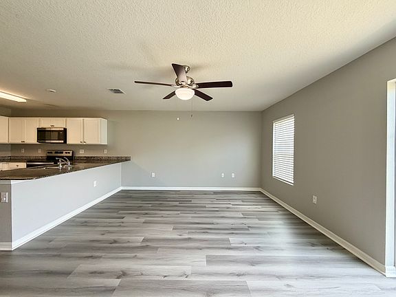 4th image of 687 Gila Dr