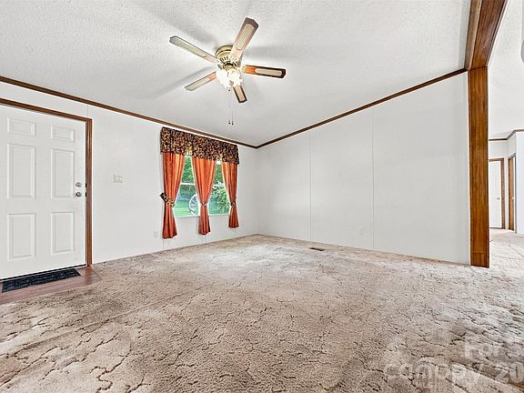 3rd image of 3408 Landis Ln