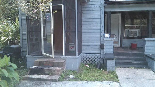 2nd image of 1317 Stonewall St