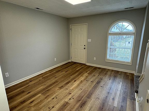 3rd image of 3459 S Oaklawn Cir
