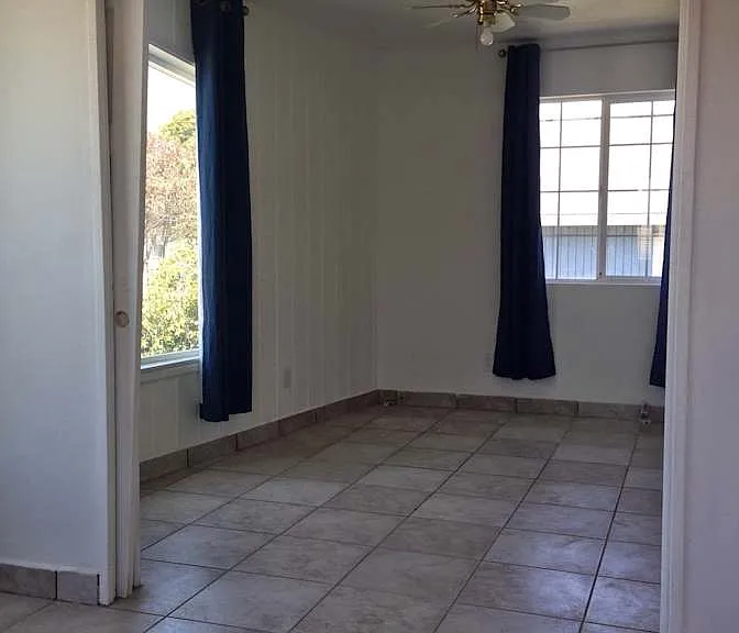 208 Ocean St #UPSTAIRS LEFT — Photo 4