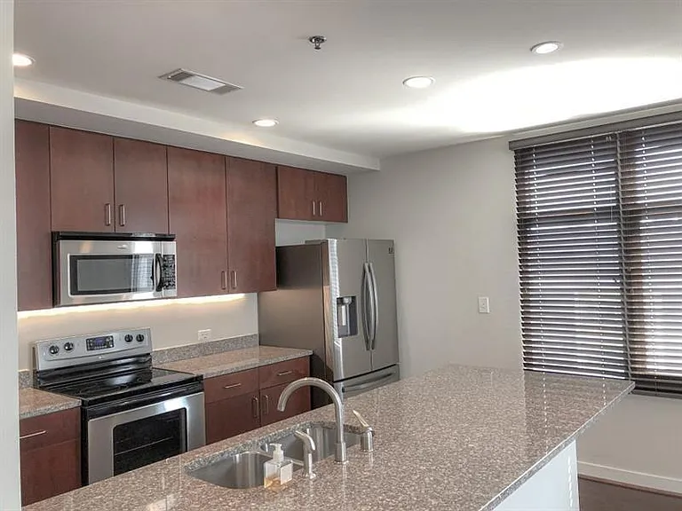 565 Peachtree St NE #1104 — Photo 7