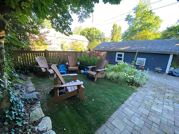 2nd image of 2409 22nd Ave E