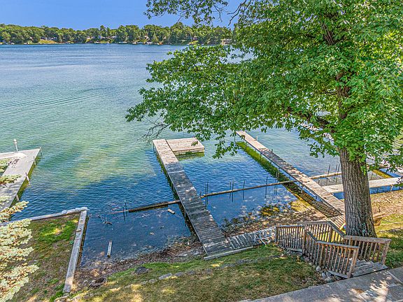 3rd image of 11417 Lakeshore Dr