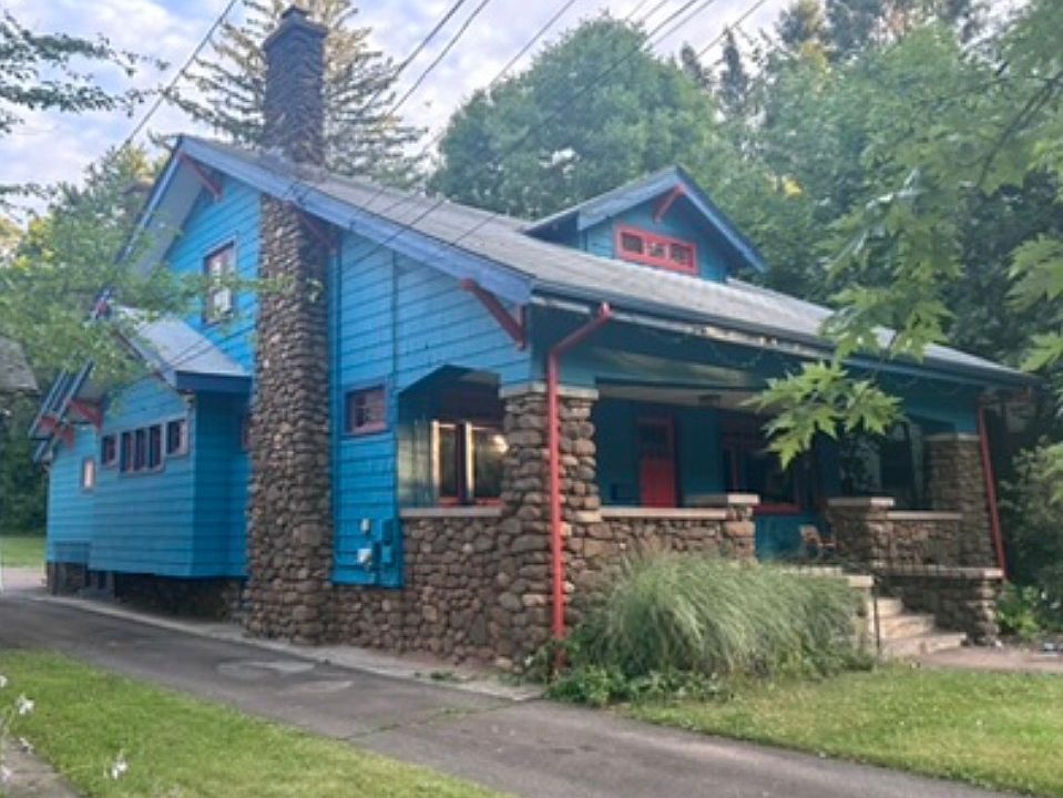 1st image of 1566 Whitney Ave