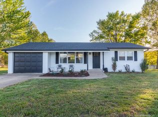 17554 Grace Rd, Lebanon, MO 65536