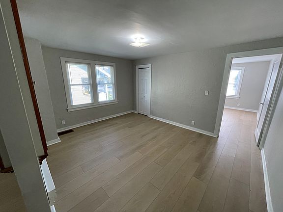 4th image of 1322 S 24th St