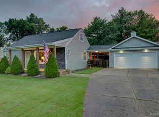 212 S Elms Rd, Flushing, MI 48433