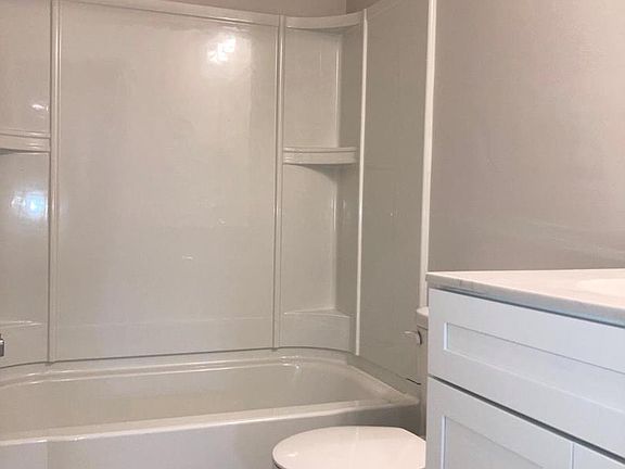 4th image of 5 Harding Ave