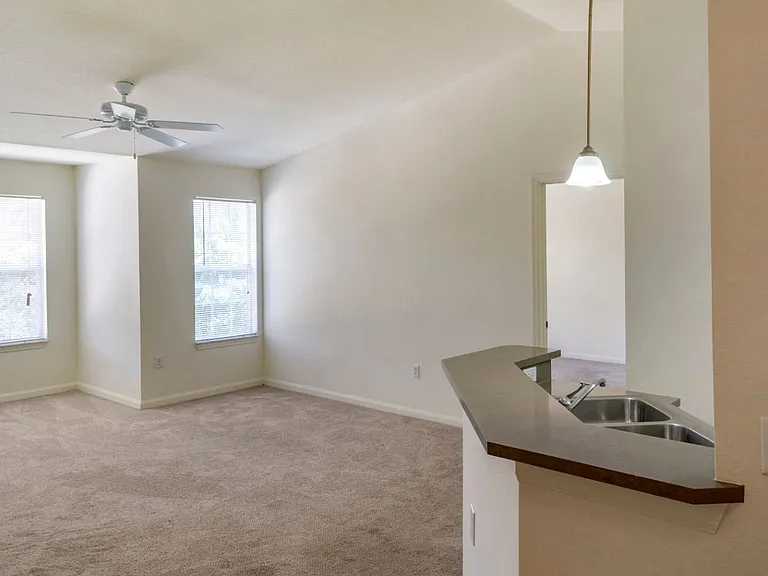Woodridge Apartments — Photo 22
