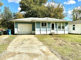 1914 N Lone Pine Ave, Springfield, MO 65803