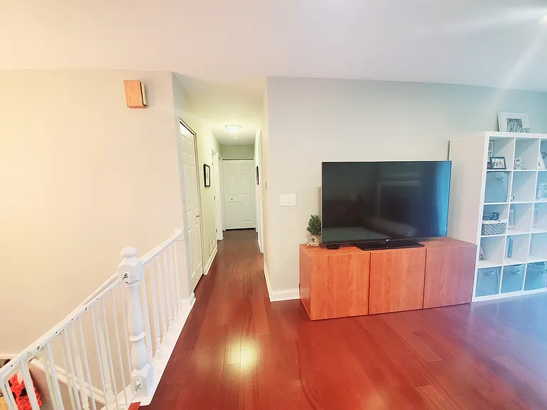 940 Burgess Cir — Photo 17