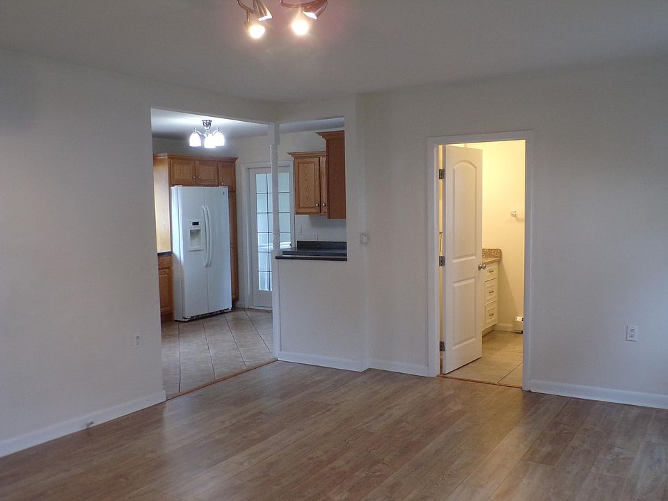 15 McNutt Ave, Albany, NY 12205 Zillow