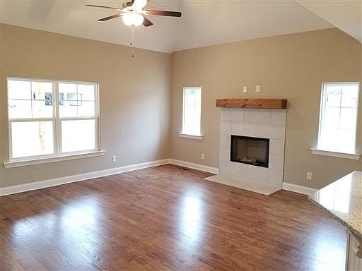 3rd image of 564 Crosswood Ct