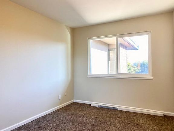 5th image of 300 Oxford Way #11