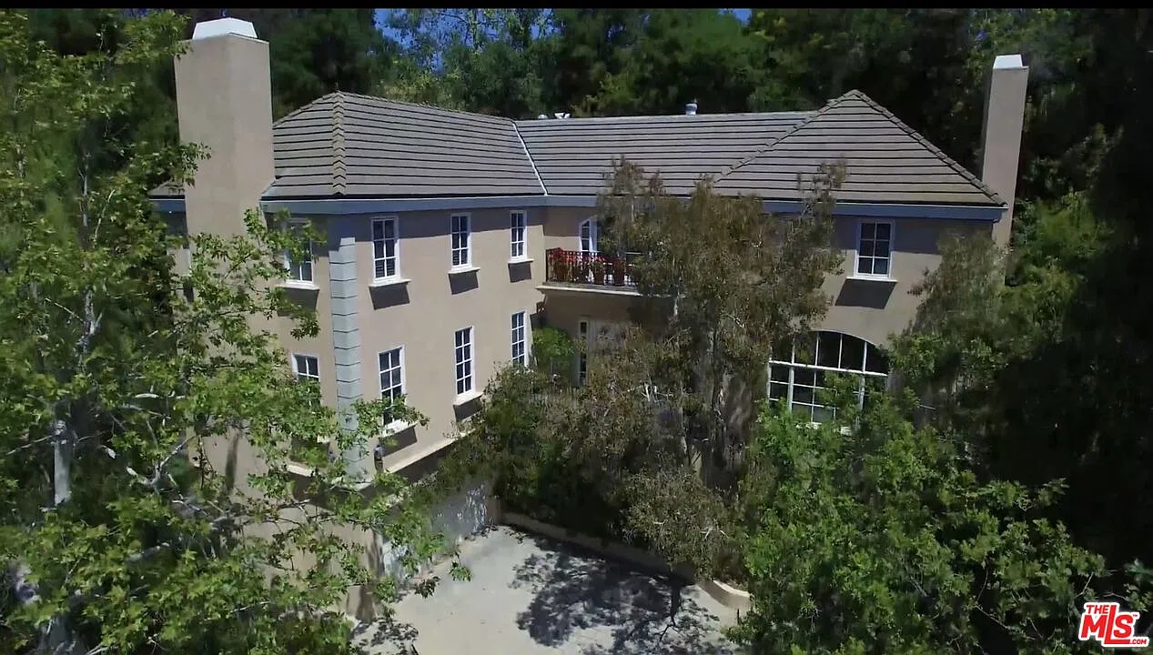6 bed, 6.0 bath, 5634 sqft, $38,000 — Photo 1