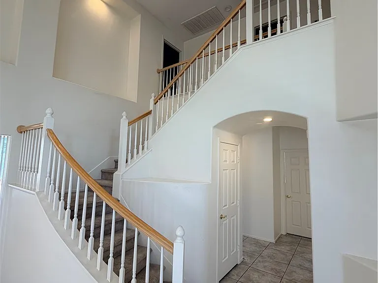 925 Lexington Cross Dr — Photo 30