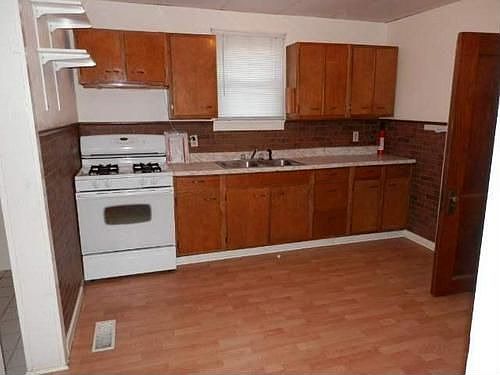 5th image of 614 Wabash Ave
