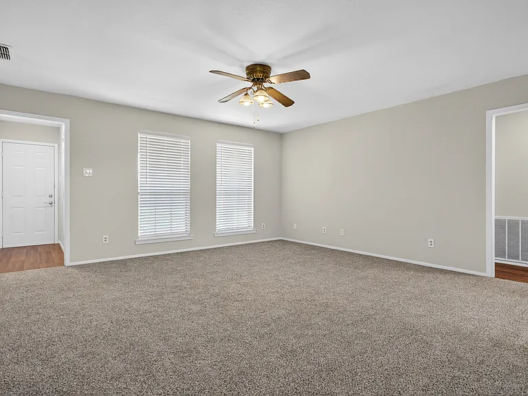 5301 Tartan Cir — Photo 7