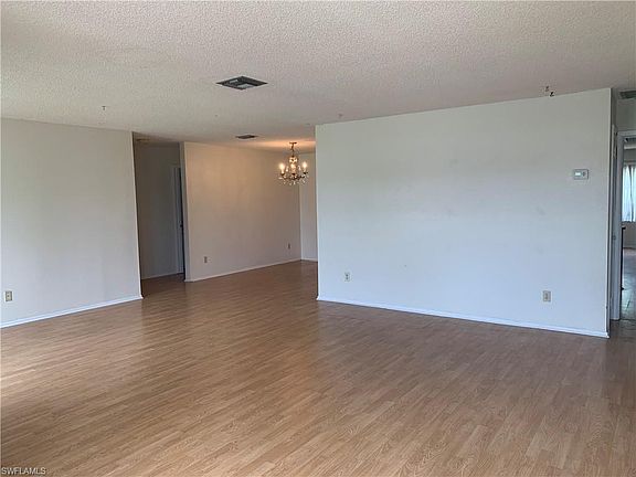 5th image of 628 SE 19th Ter