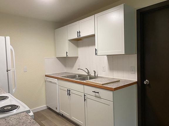 4th image of 2917 60th Ln SE Unit A
