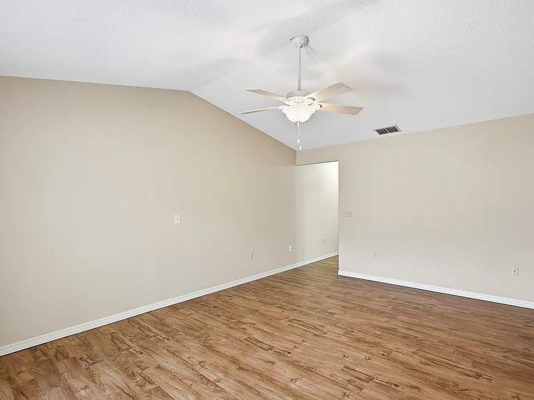 11206 Longwood Ct — Photo 24