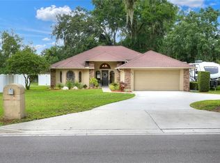 808 Mendonsa Rd, Plant City, FL 33563