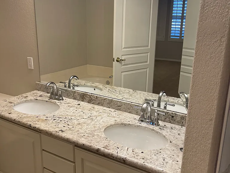15221 N Clubgate Dr #1081 — Photo 28
