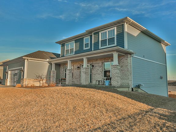 3rd image of 1423 Gambier Terrace Ct