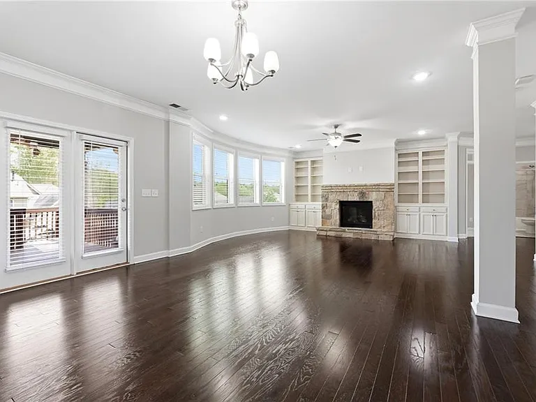 304 Cochin Dr — Photo 15