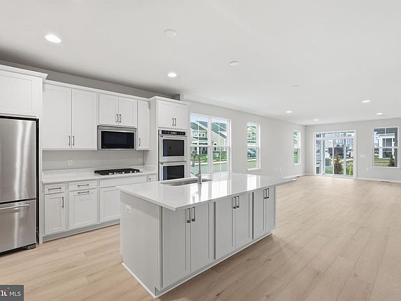 5th image of 110 Lawford Way