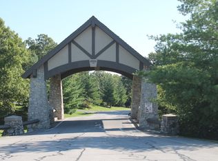 1015 Silvercrest Pl, Reeds Spring, MO 65737