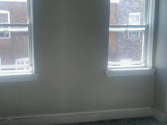 5th image of 2514 S Alder St