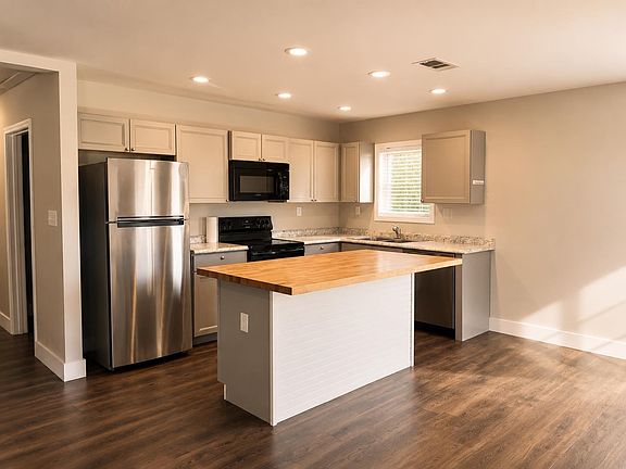 5th image of 287 Panorama Dr