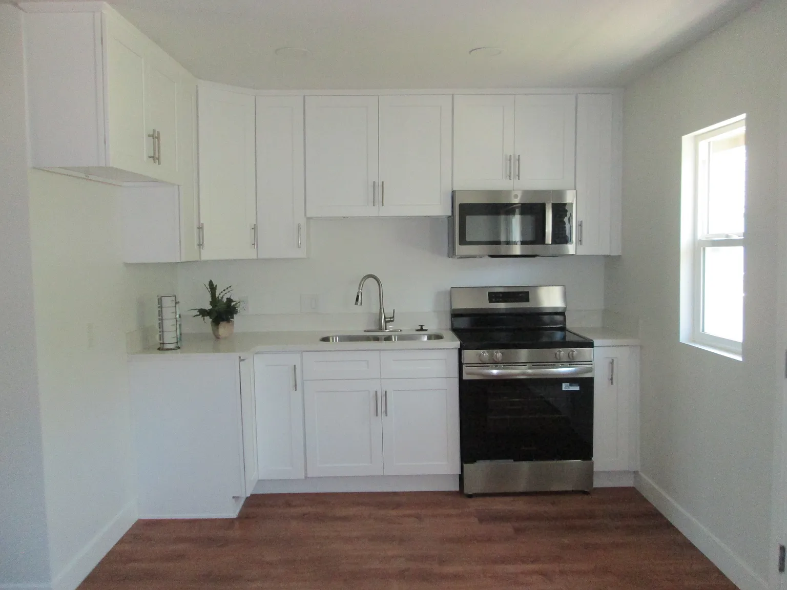 Brentwood/Suntree East Apartments — Photo 4