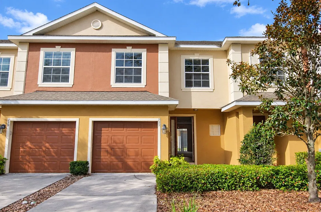 3 bed, 2.5 bath, 1526 sqft, $1,990 — Photo 1