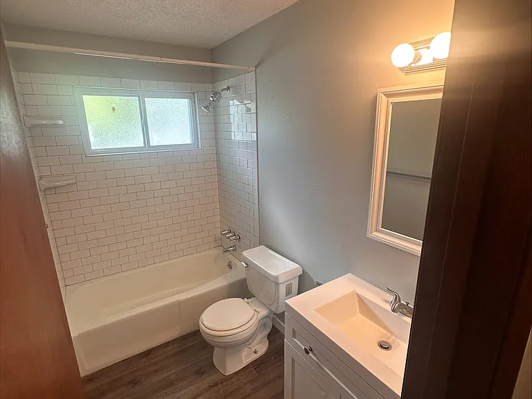 1300 Massachusetts St #3 — Photo 6