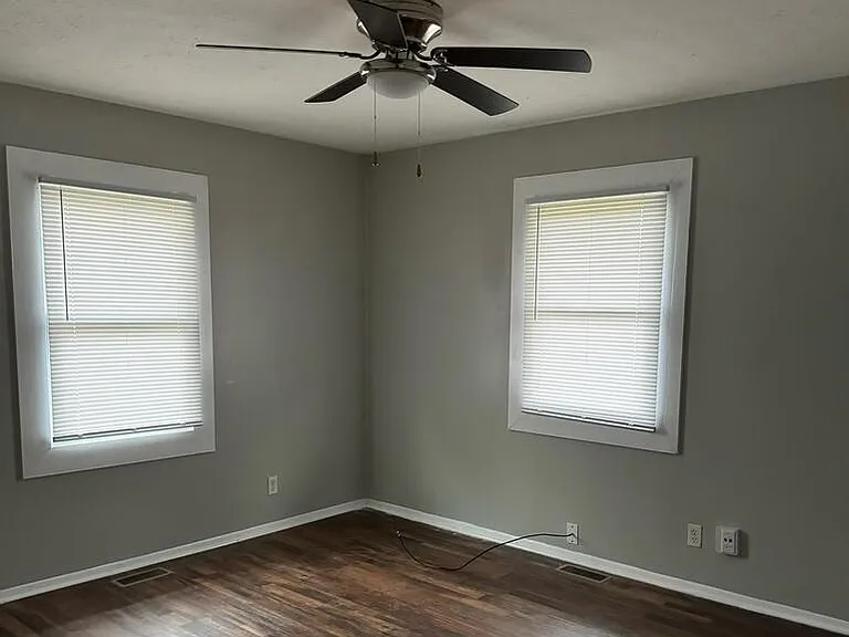 3226 N Wellington Ave — Photo 6